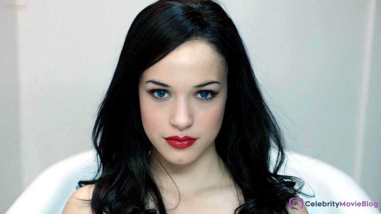 Alexis Knapp Erotic Lingerie Scenes from The Dorm - Celebrity Movie Blog