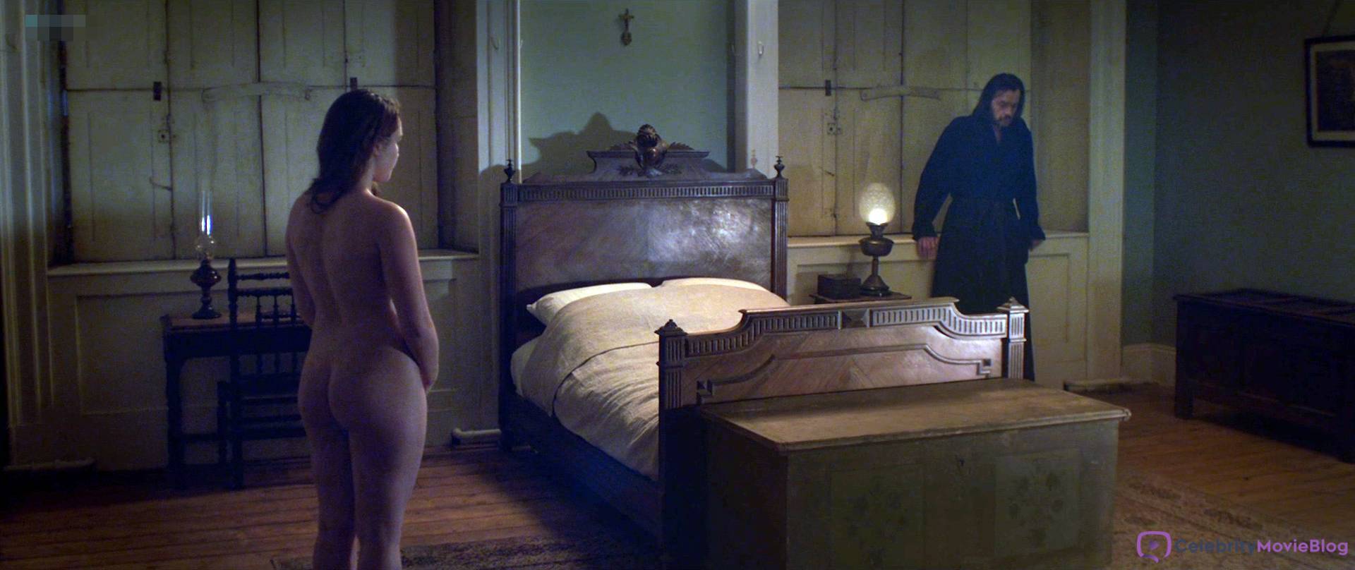 English actress Florence Pugh will impress you with her acting and her nude body in ...