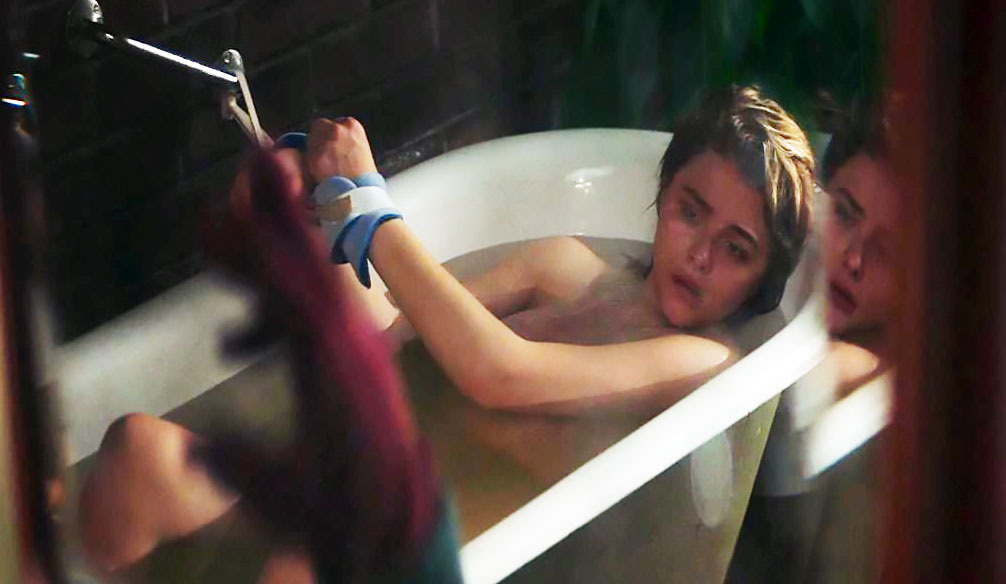 Chloe Grace Moretz Nude Bath Scene In Greta - Celebrity Movi