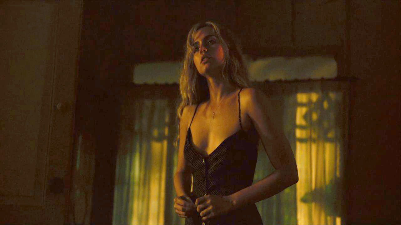 https://celebritymovieblog.com/wp-content/uploads/2021/07/Ana-de-Armas-nude-thumb6.jpg