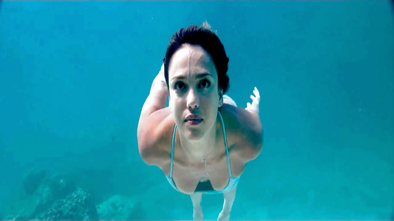Jessica Alba Sexy Bikini Scenes in Mechanic Resurrection - Celebrity Movie Blog...