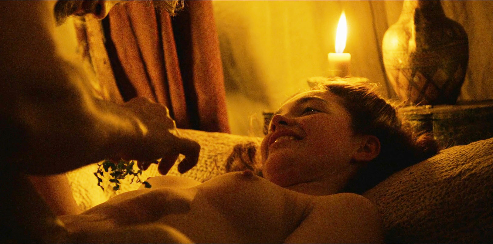 Florence Pugh Nude Sex Scenes in Outlaw King