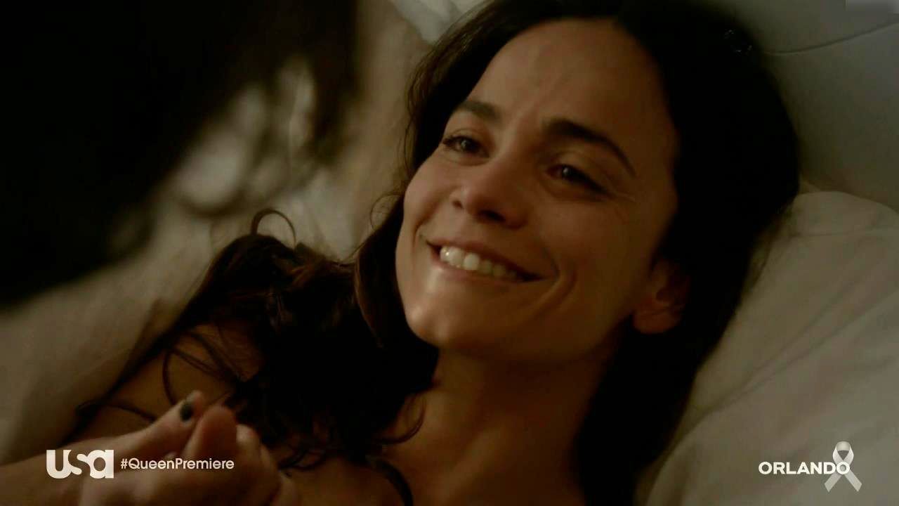 https://celebritymovieblog.com/wp-content/uploads/2022/09/Alice-Braga-nude-thumb3.jpg