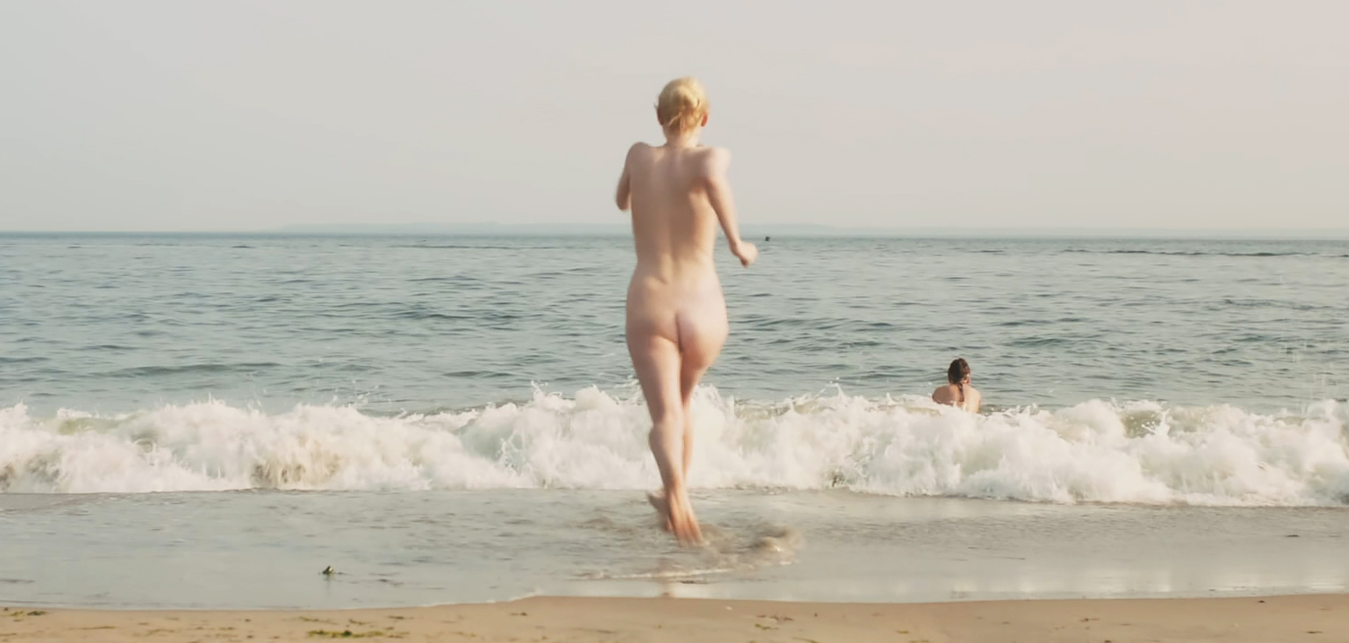 Dakota fanning beach