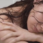 Hailee Steinfeld Sexy Bath Scenes in Wrong Direction