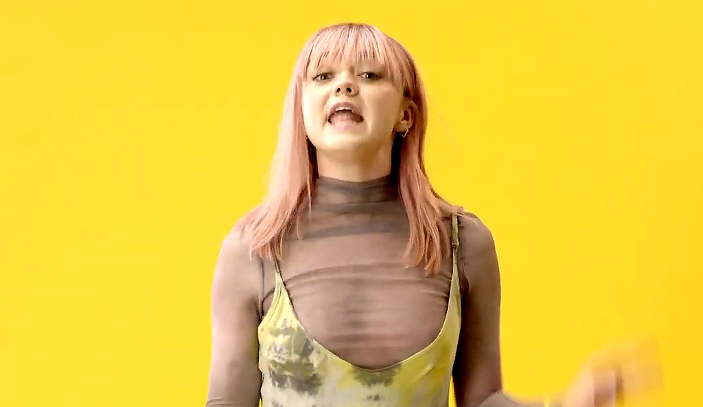 Maisie Williams Nipple Slip Oops Video - Celebrity Movie Blog