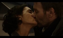 Jennifer Connelly kissing