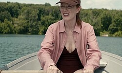 Julianne Moore cleavage