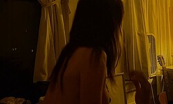Phoebe Dynevor boobs