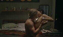 Zoe Kravitz sex
