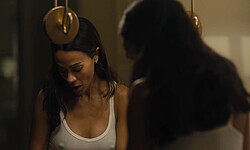 Zoe Saldana sexy