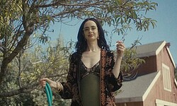 Kiernan Shipka And Krysten Ritter Sexy In Stone Cold Fox