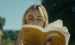 Kiernan Shipka And Krysten Ritter Sexy In Stone Cold Fox